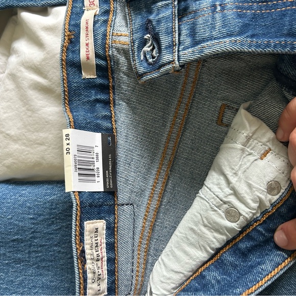 Levi’s Wedgie Jeans - Picture 5 of 5